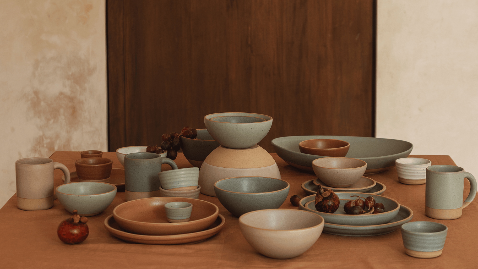 discover-our-collection-of-artisan-teapots-bowls-plates-and-mugs-each-piece-carefully-handcrafted-with-premium-materials-handcrafted-ceramic-dinnerware